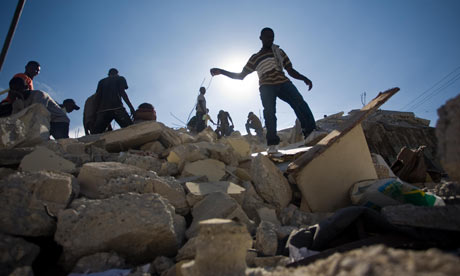 earthquake pictures of people. Haiti earthquake aftermath