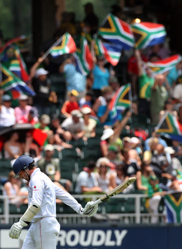 South Africa v England: Graeme Swann leaves the field after being dismissed for 20 runs 