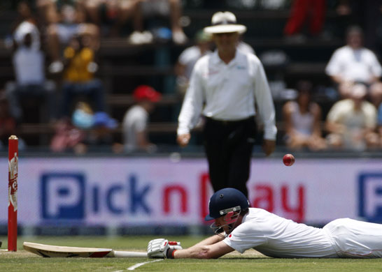 South Africa v England: Paul Collingwood dives back to his wicket 