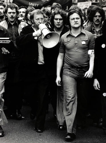 Jayaben Desai: Arthur Scargill leads striking workers
