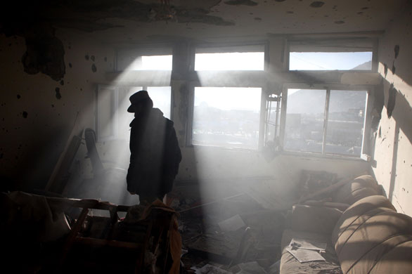 24 hours : firefight ends militant raids on central kabul