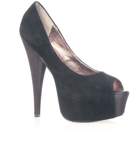 Golden Globes style: Carvela shoe