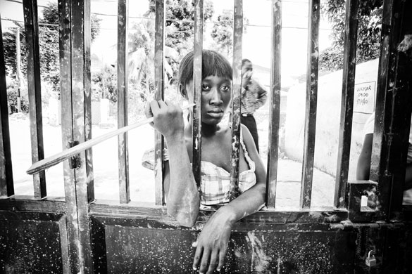 Emiliano Larizza in Haiti: Scenes from Port-au-Prince, Haiti,  six days after the earthquake