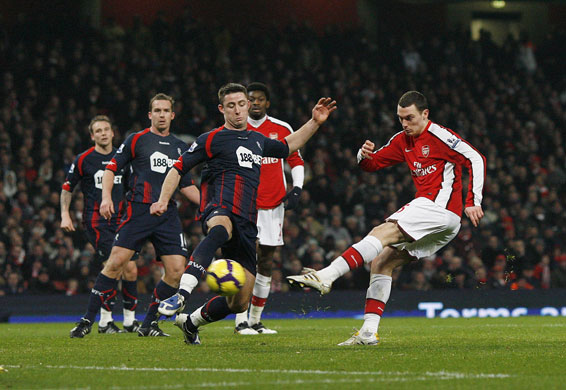 Wednesday Football: Thomas Vermaelen scores to make it 3-2