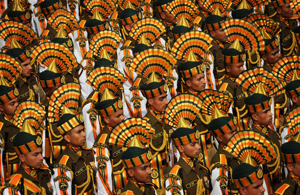 24 Hours in Pictures: India soldiers