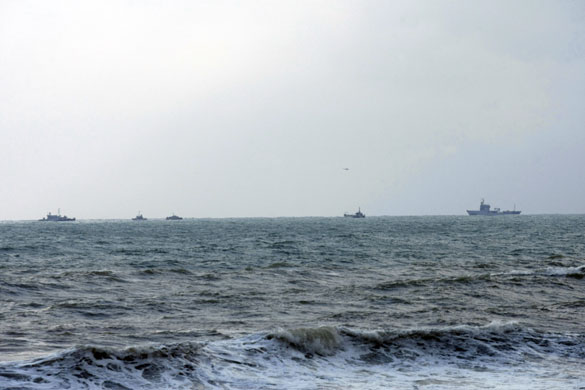 Plane crash in Beirut: United Nations and other vessels scan the sea off the Lebanese coast