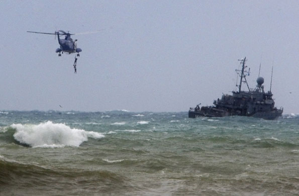beirut crash: Lebanese helicopter pulls a body from the water after Ethiopian plane crash