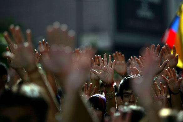 24 hours in pictures: Student protest against Chavez in Caracas, Venezuela