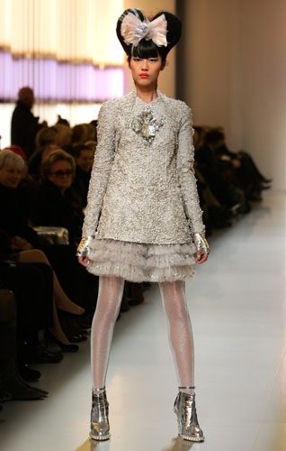 Chanel S/S: Chanel Spring-Summer 2010 Haute Couture collection Paris Fashion Week