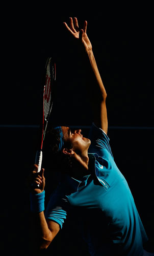 Aus Open Day 10: Roger Federer serves to Davydenko