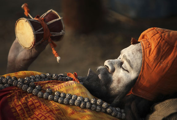 24 hours : Sadhu in Allahabad, India 