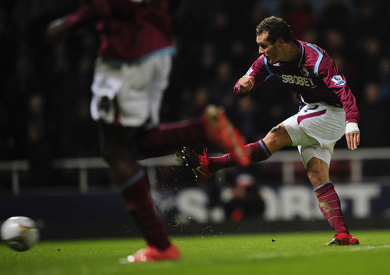 FA cup 3rd round: West Ham's Alessandro Diamanti scores a goal against Arsenal 