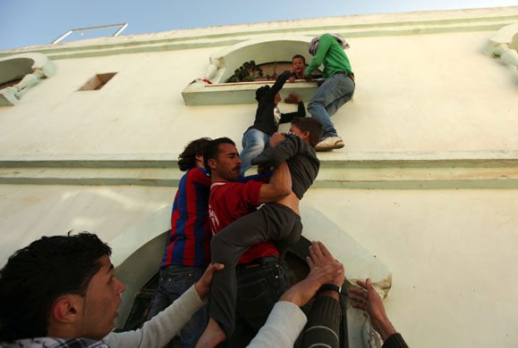 24 Hours in Pictures: Residents flee tear gas in the West Bank