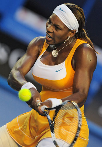 Aussie Open Women's Final: Serena hits a backhand