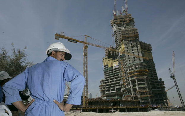 Burj Dubai: A construction worker at the Burj Dubai site