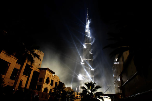 24 hours: Burj Dubai tower, the world's tallest skyscraper