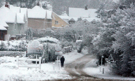 http://static.guim.co.uk/sys-images/Guardian/Pix/pictures/2010/1/6/1262771011162/Heavy-snow-in-the-village-001.jpg