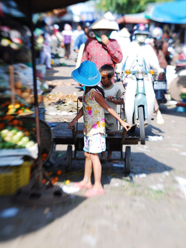 Lizzy Freundel assignment: Lizzy Freundel's Street Market Camera Club assignment