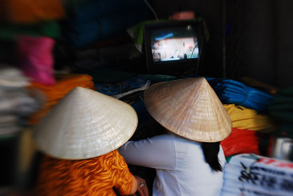 Lizzy Freundel assignment: Lizzy Freundel's Street Market Camera Club assignment