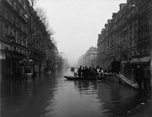 Paris flood: Rue de Lyon