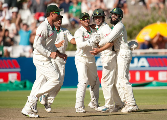 Test cricket: Cricket - Third Test - South Africa v England - Day Five - Newlands