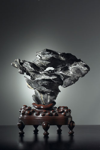 Exhibitions gallery 9/01: Objects of Contemplation