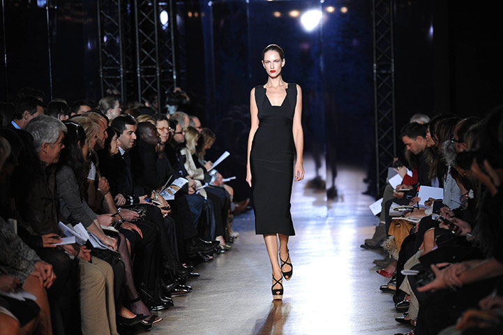 Paris Fashion Day 4: Roland Mouret Catwalk - Paris Fashion Week