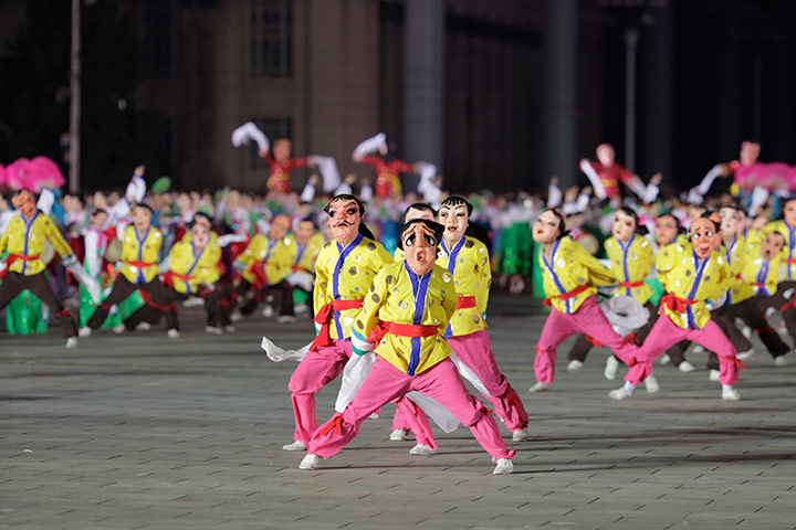 North Korea night square: Night dancing in Kim Il-Sung Square