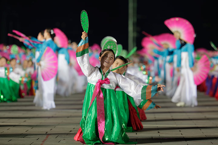 North Korea night square: Night dancing in Kim Il-Sung Square