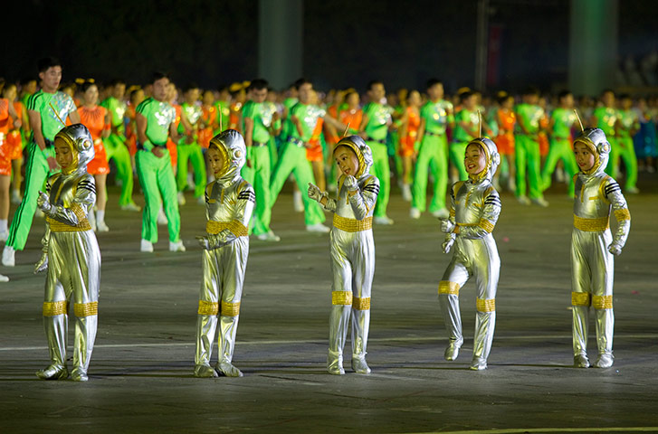 North Korea night dancing: Night dancing in Kim Il-Sung Square