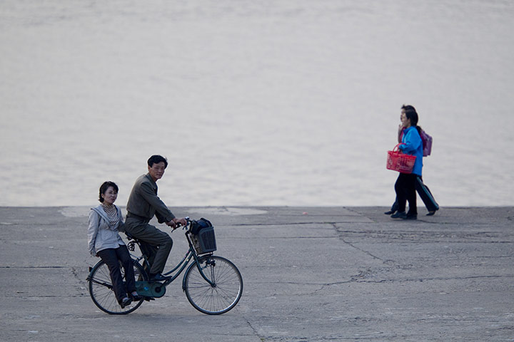 Dan Chung: A view of the river Taedong in Pyongyang