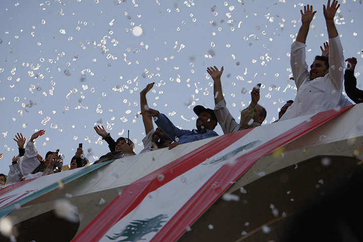 24 hours: Lebanese Hezbollah supporters welcome Iranian President Ahmadinejad