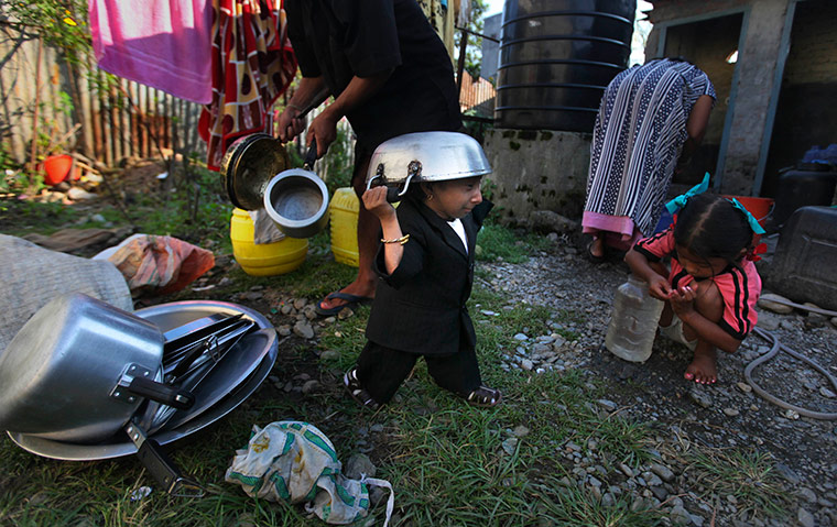 Khagendra Thapa Magar: Nepal's Khagendra Thapa Magar carries a utensil on his head