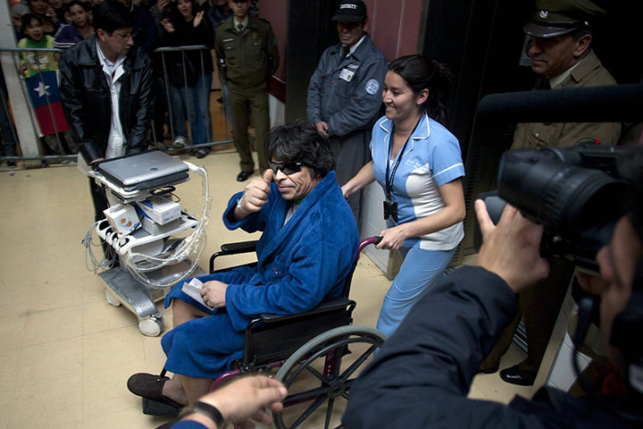 Chile rescue: Dario Segovia waves after arriving to a hospital