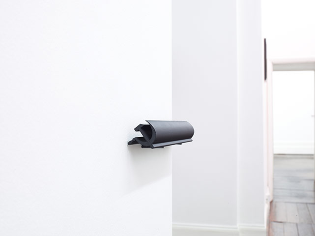 New Faces of Art: An economist is particularly difficult to represent by Helen Marten