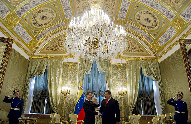 24hours: Dmitry Medvedev meets his Venezuelan Hugo Chavez in the Kremlin