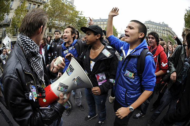 France Strike Update: High school students demonstrate in Paris