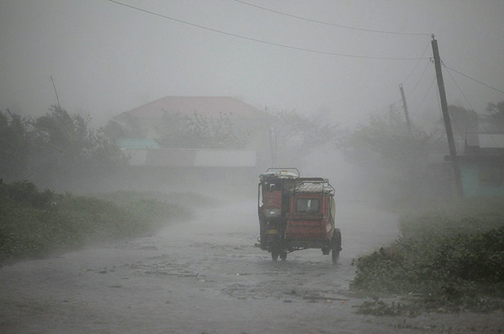 typoon: Typhoon Megi Hits Philippines