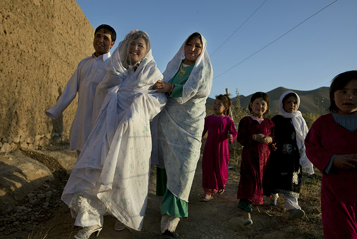 24 hours in pictures: afghan wedding