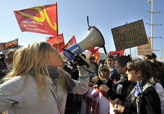 strikes in france: Students demonstrate in Marseille 