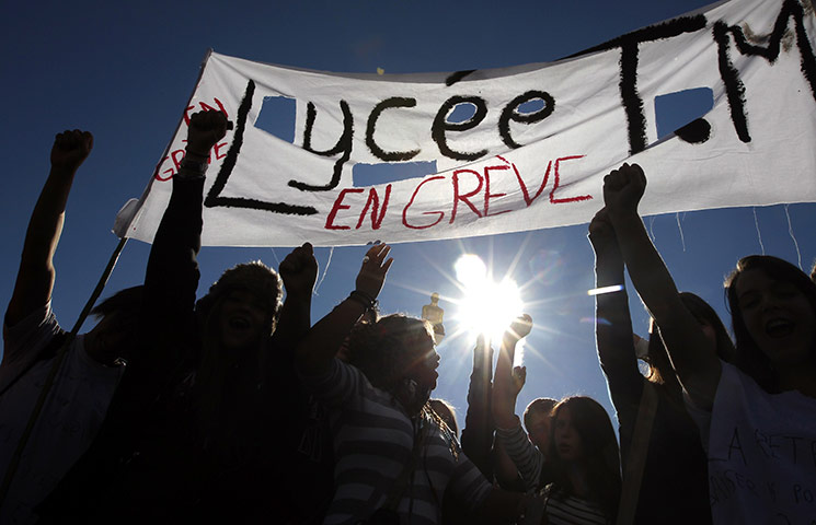 strikes in france: French high school students protest in Nice