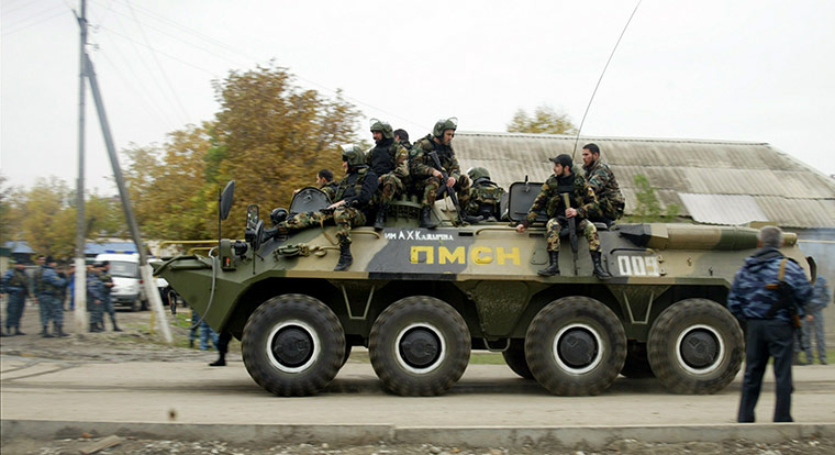 chechen parliament attack: Chechen special forces outside parliament 