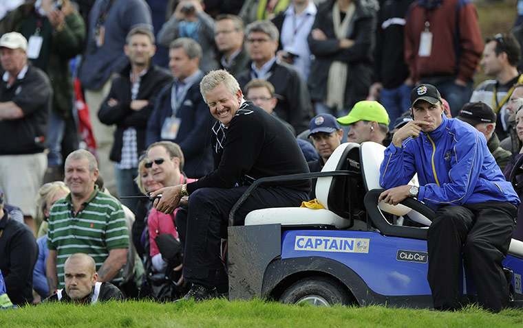 Day 2 Ryder Cup: Colin Montgomerie laughs at Darren Clarke's joke which came over the radio