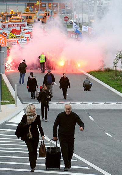 French strikes : Some 600 people block the access of Toulouse-Blagnac airport