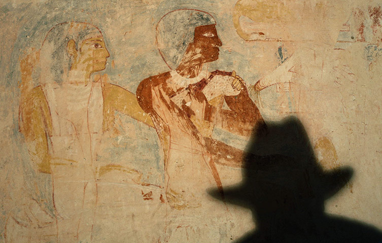 24 hours in pictures: 4,500-year-old tomb  of a priest in Egypt