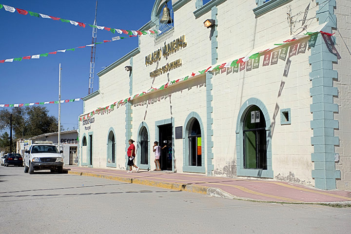 Marisol Valles: A view of city hall building of the northern Mexican 