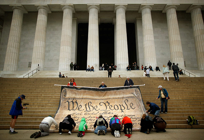 24 hours: Giant banner printed with the Preamble to the United States Constitution