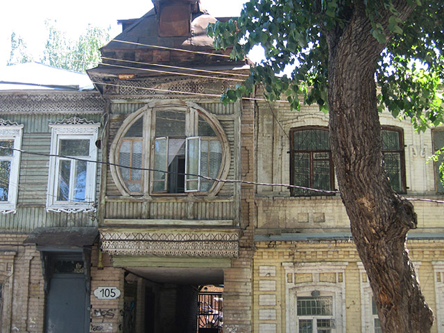 Samara Architecture: Decorated wooden houses that are still to be found in the centre of Samara