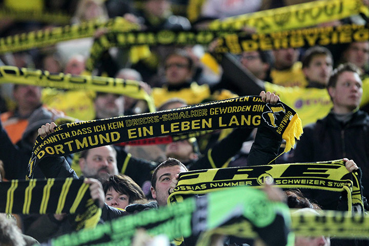 Europa League: Dortmund's fans cheer on their team