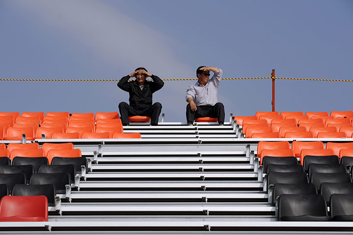 Korean Grand Prix: Spectators watch the first practice session